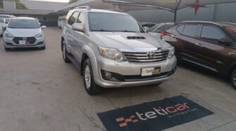 TOYOTA HILUX SW4 3.0 SRV 4X4 TURBO DIESEL AUTOMÁTICA